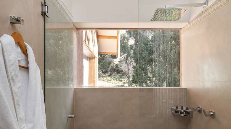 <b>Rio Sagrado, A Belmond Hotel Suite</b>. Images powered by <a href="https://iceportal.shijigroup.com/" title="IcePortal" target="_blank">IcePortal</a>.