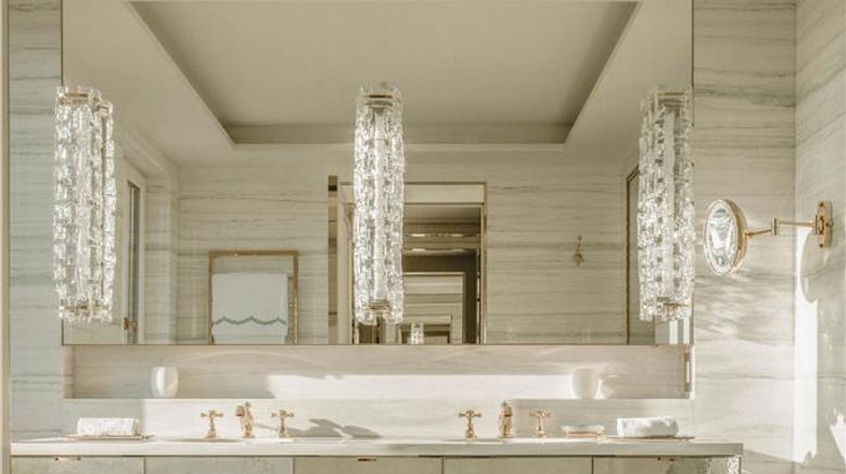 <b>Cipriani, A Belmond Hotel Suite</b>. Images powered by <a href="https://iceportal.shijigroup.com/" title="IcePortal" target="_blank">IcePortal</a>.