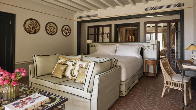 <b>Villa San Michele, A Belmond Hotel Suite</b>. Images powered by <a href="https://iceportal.shijigroup.com/" title="IcePortal" target="_blank">IcePortal</a>.