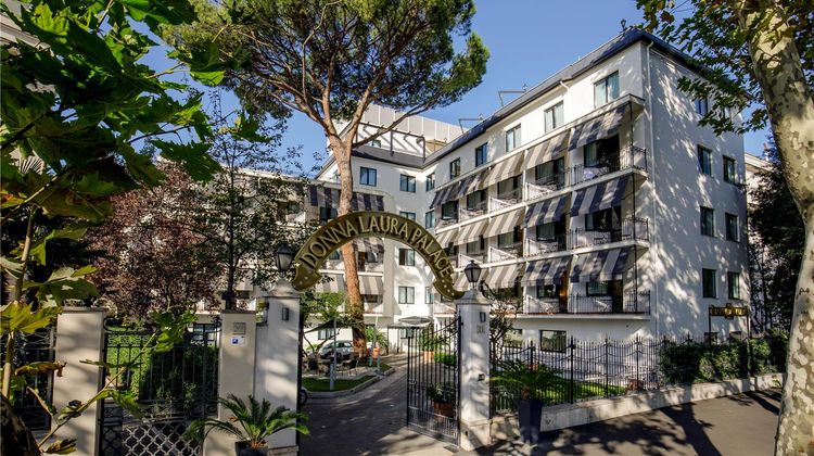 Hotel Donna Laura Palace Exterior