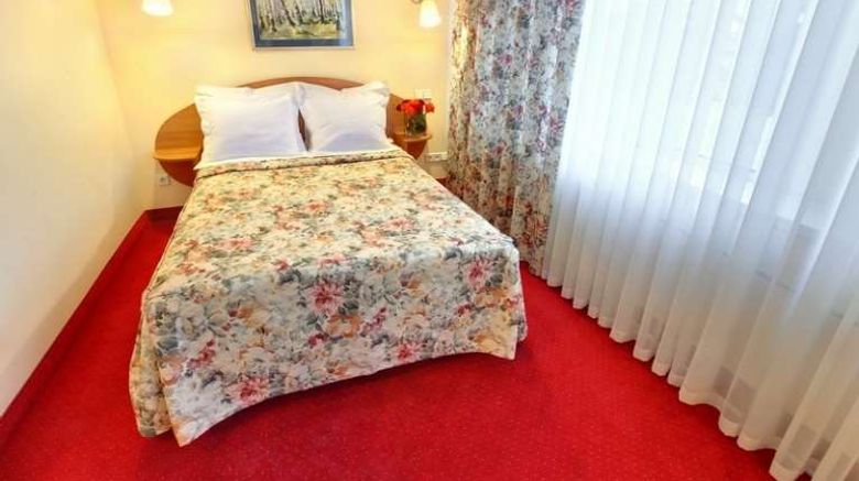 <b>Nadiya Hotel Room</b>. Images powered by <a href="https://iceportal.shijigroup.com/" title="IcePortal" target="_blank">IcePortal</a>.