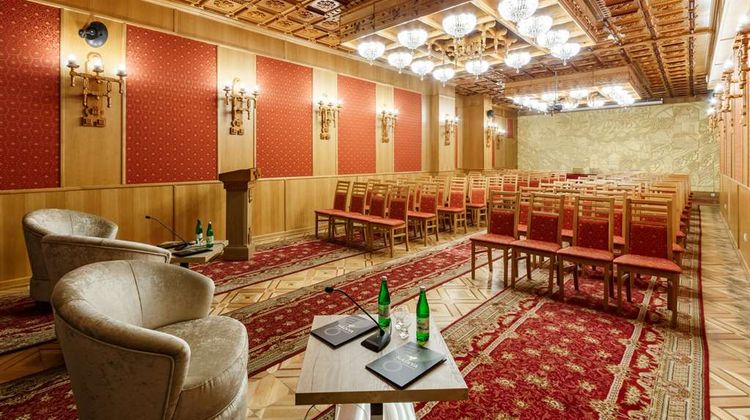 Nadiya Hotel Meeting