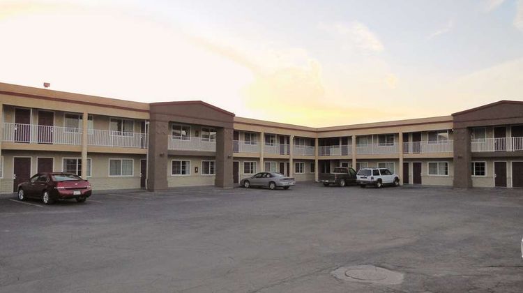 Americas Best Value Inn Hanford Exterior