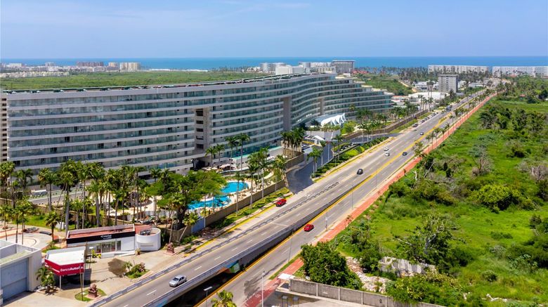 Resort Mundo Imperial Exterior. Images powered by <a href="https://iceportal.shijigroup.com" target="_blank" rel="noopener">Ice Portal</a>.