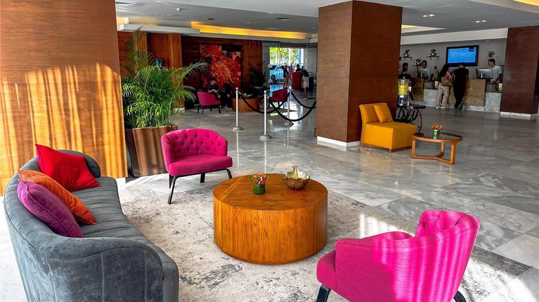 <b>Resort Mundo Imperial Lobby</b>. Images powered by <a href="https://iceportal.shijigroup.com/" title="IcePortal" target="_blank">IcePortal</a>.