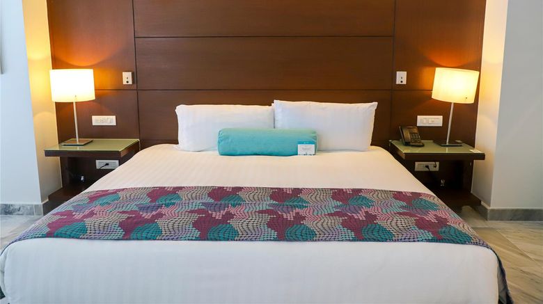 <b>Resort Mundo Imperial Suite</b>. Images powered by <a href="https://iceportal.shijigroup.com/" title="IcePortal" target="_blank">IcePortal</a>.