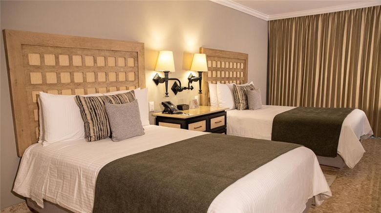 <b>The Princess Mundo Imperial Suite</b>. Images powered by <a href="https://iceportal.shijigroup.com/" title="IcePortal" target="_blank">IcePortal</a>.