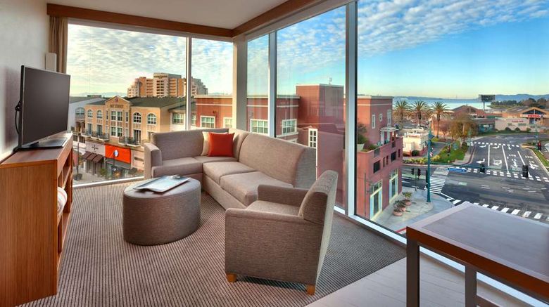 <b>Hyatt Place Emeryville/San Francisco Bay Suite</b>. Images powered by <a href="https://iceportal.shijigroup.com/" title="IcePortal" target="_blank">IcePortal</a>.