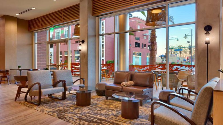 <b>Hyatt Place Emeryville/San Francisco Bay Lobby</b>. Images powered by <a href="https://iceportal.shijigroup.com/" title="IcePortal" target="_blank">IcePortal</a>.