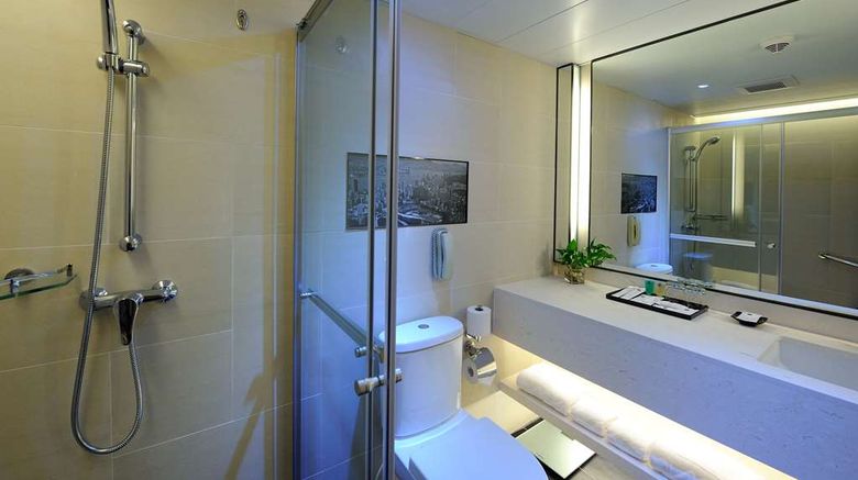<b>Metropark Hotel Mongkok Room</b>. Images powered by <a href="https://iceportal.shijigroup.com/" title="IcePortal" target="_blank">IcePortal</a>.