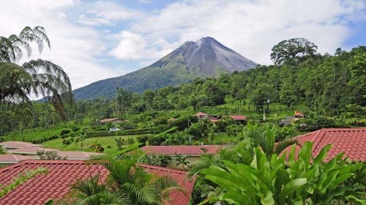 Arenal Volcano Inn Exterior