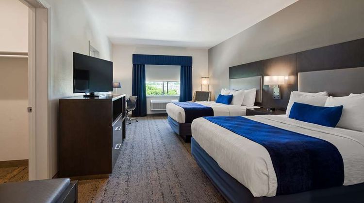 Best Western Plus Roland Inn & Suites Suite