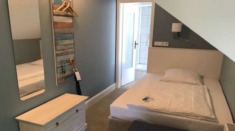 <b>Kleinhuis Hotel Mellingburger Schleuse Room</b>. Images powered by <a href="https://iceportal.shijigroup.com/" title="IcePortal" target="_blank">IcePortal</a>.