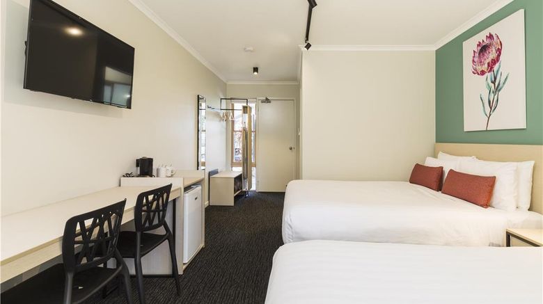 <b>NIghtcap at Balaclava Hotel Room</b>. Images powered by <a href="https://iceportal.shijigroup.com/" title="IcePortal" target="_blank">IcePortal</a>.