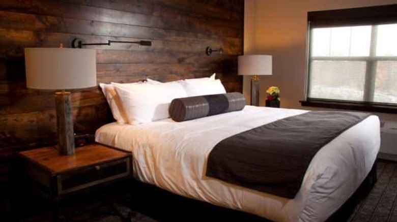 Ironworks Hotel Beloit Room. Images powered by <a href="https://iceportal.shijigroup.com" target="_blank" rel="noopener">Ice Portal</a>.