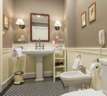Hotel Marrol's Room