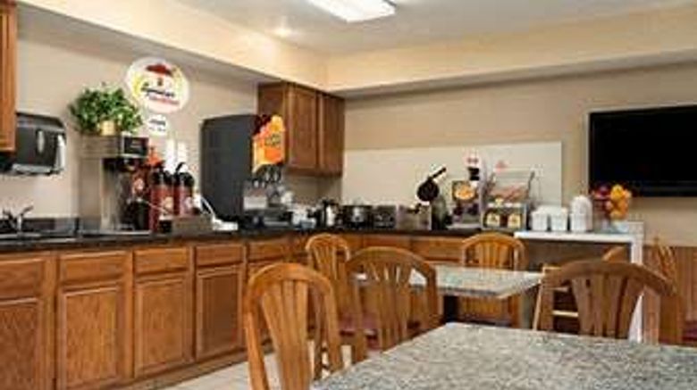 <b>Baymont Inn & Suites Cedar Rapids Restaurant</b>. Images powered by <a href="https://iceportal.shijigroup.com/" title="IcePortal" target="_blank">IcePortal</a>.