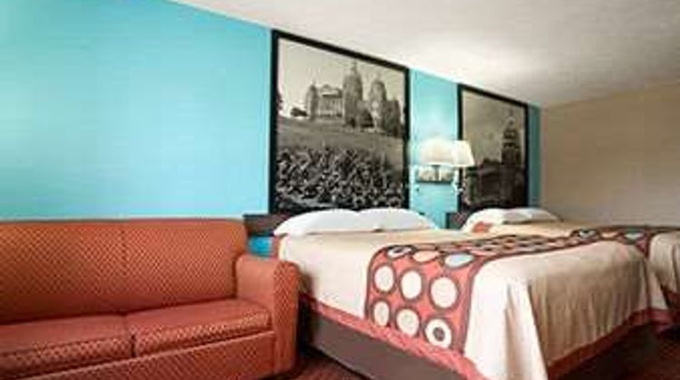 Baymont Inn & Suites Cedar Rapids Room