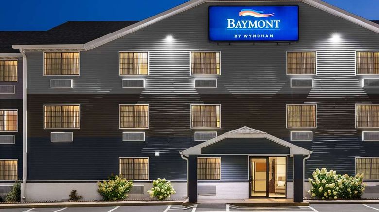 <b>Baymont Inn & Suites Cedar Rapids Exterior</b>. Images powered by <a href="https://iceportal.shijigroup.com/" title="IcePortal" target="_blank">IcePortal</a>.
