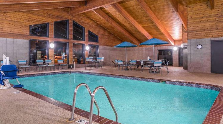 Baymont Inn & Suites Owatonna Pool