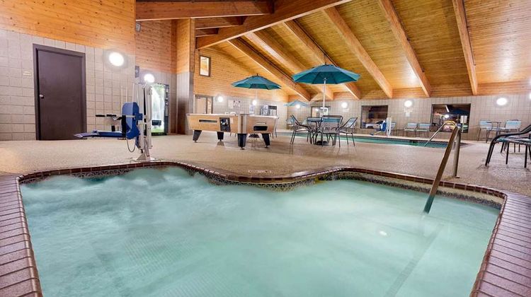 Baymont Inn & Suites Owatonna Pool