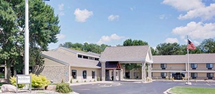 Baymont Inn & Suites Owatonna Exterior