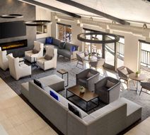 Baymont Inn & Suites Owatonna Lobby