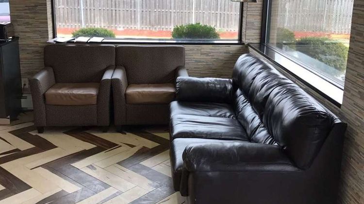 Travelodge Avenel Woodbridge Lobby