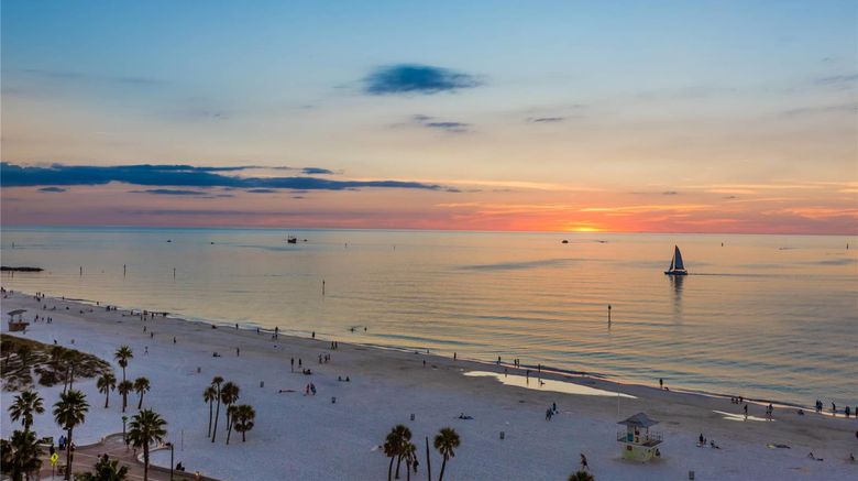 <b>Wyndham Grand Clearwater Beach Beach</b>. Images powered by <a href="https://iceportal.shijigroup.com/" title="IcePortal" target="_blank">IcePortal</a>.