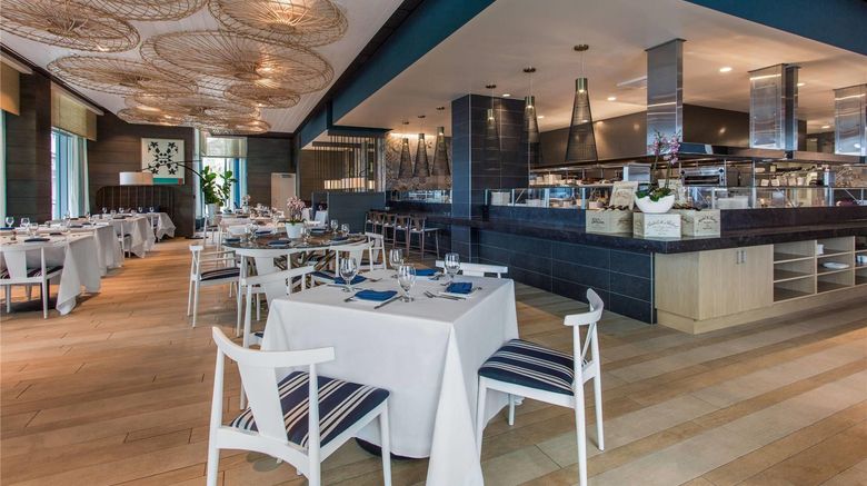 <b>Wyndham Grand Clearwater Beach Restaurant</b>. Images powered by <a href="https://iceportal.shijigroup.com/" title="IcePortal" target="_blank">IcePortal</a>.