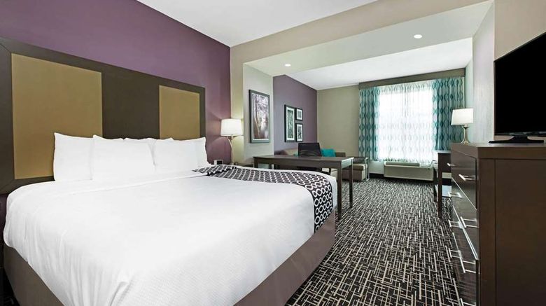 <b>La Quinta Inn/Sts Lake Charles-Westlake Suite</b>. Images powered by <a href="https://iceportal.shijigroup.com/" title="IcePortal" target="_blank">IcePortal</a>.