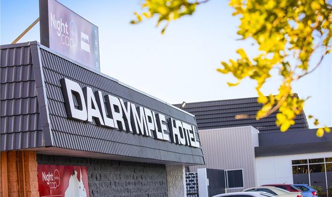 Dalrymple Motel Exterior