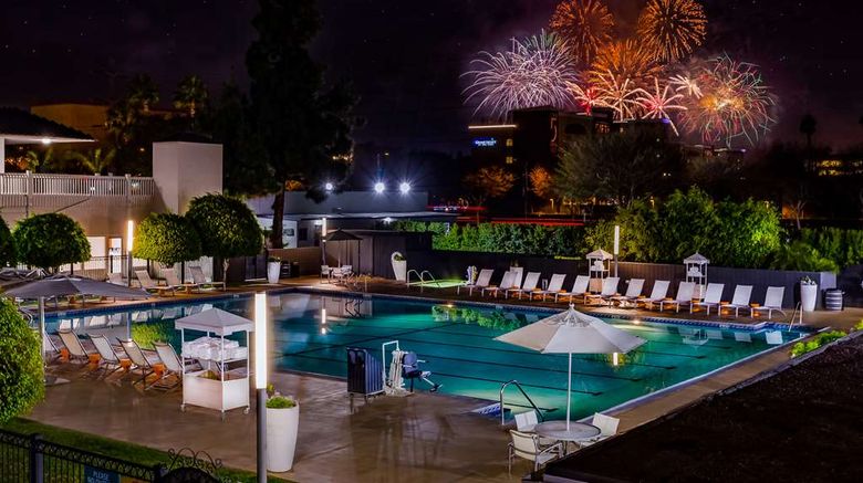 <b>The Anaheim Hotel Pool</b>. Images powered by <a href="https://iceportal.shijigroup.com/" title="IcePortal" target="_blank">IcePortal</a>.