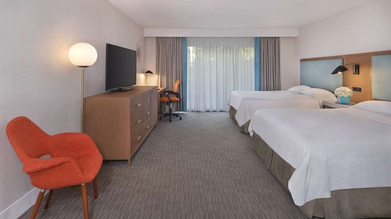<b>The Anaheim Hotel Room</b>. Images powered by <a href="https://iceportal.shijigroup.com/" title="IcePortal" target="_blank">IcePortal</a>.