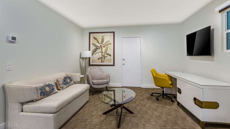 <b>The Anaheim Hotel Suite</b>. Images powered by <a href="https://iceportal.shijigroup.com/" title="IcePortal" target="_blank">IcePortal</a>.
