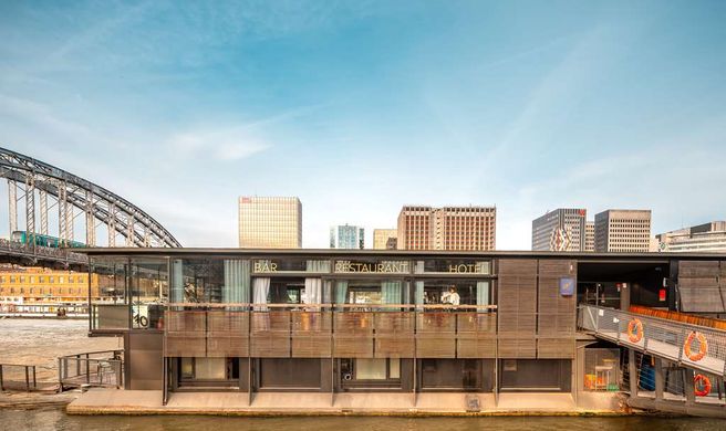 OFF Paris Seine Floating Hotel Exterior
