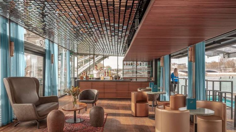OFF Paris Seine Floating Hotel Restaurant