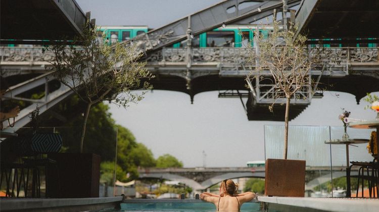 OFF Paris Seine Floating Hotel Pool