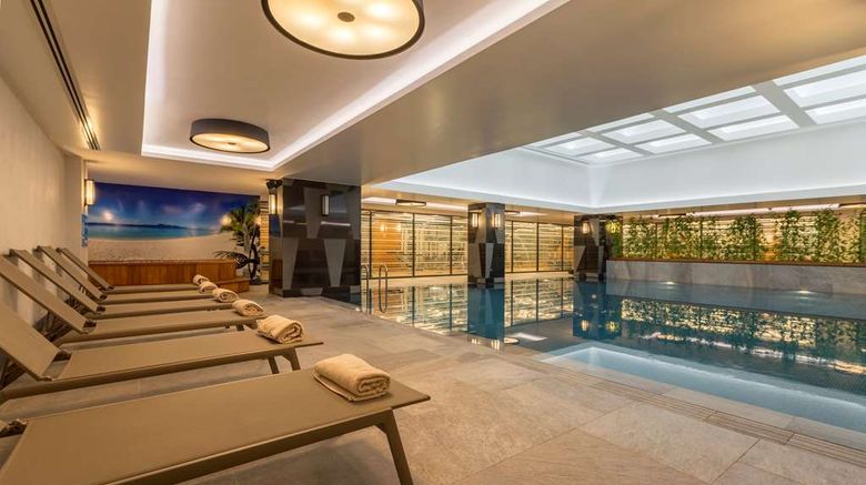 <b>Golden Tulip Bayrampasa Istanbul Pool</b>. Images powered by <a href="https://iceportal.shijigroup.com/" title="IcePortal" target="_blank">IcePortal</a>.