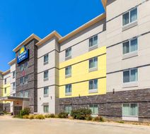 Days Inn & Suites Lubbock Medical Center Exterior