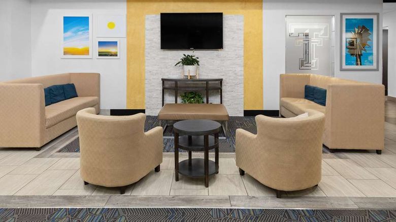 <b>Days Inn & Suites Lubbock Medical Center Lobby</b>. Images powered by <a href="https://iceportal.shijigroup.com/" title="IcePortal" target="_blank">IcePortal</a>.