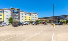 Days Inn & Suites Lubbock Medical Center