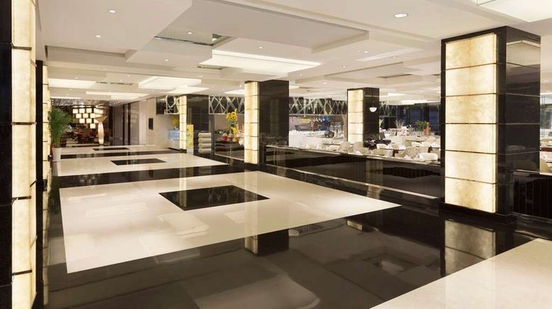 <b>Ramada Plaza Hotel Lianyungang Lobby</b>. Images powered by <a href="https://iceportal.shijigroup.com/" title="IcePortal" target="_blank">IcePortal</a>.