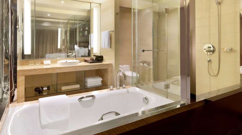 <b>Ramada Plaza Hotel Lianyungang Room</b>. Images powered by <a href="https://iceportal.shijigroup.com/" title="IcePortal" target="_blank">IcePortal</a>.