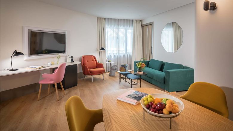 <b>Barcelo Torre de Madrid Suite</b>. Images powered by <a href="https://iceportal.shijigroup.com/" title="IcePortal" target="_blank">IcePortal</a>.