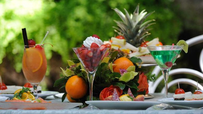 <b>Hotel Giulio Cesare Restaurant</b>. Images powered by <a href="https://iceportal.shijigroup.com/" title="IcePortal" target="_blank">IcePortal</a>.