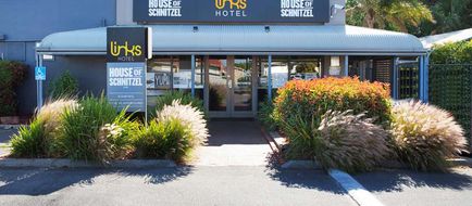 Links Hotel Exterior