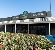Links Hotel Exterior