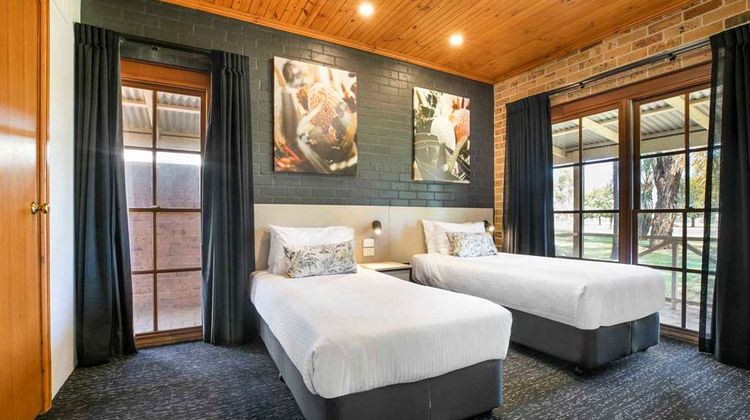 Macquarie Inn Suite