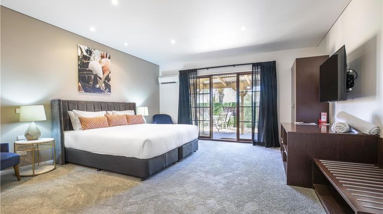 <b>Macquarie Inn Room</b>. Images powered by <a href="https://iceportal.shijigroup.com/" title="IcePortal" target="_blank">IcePortal</a>.